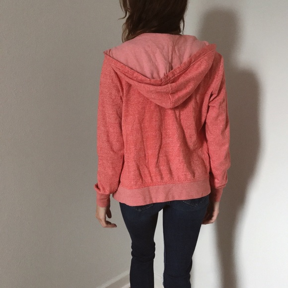 Zip up - Picture 3 of 3